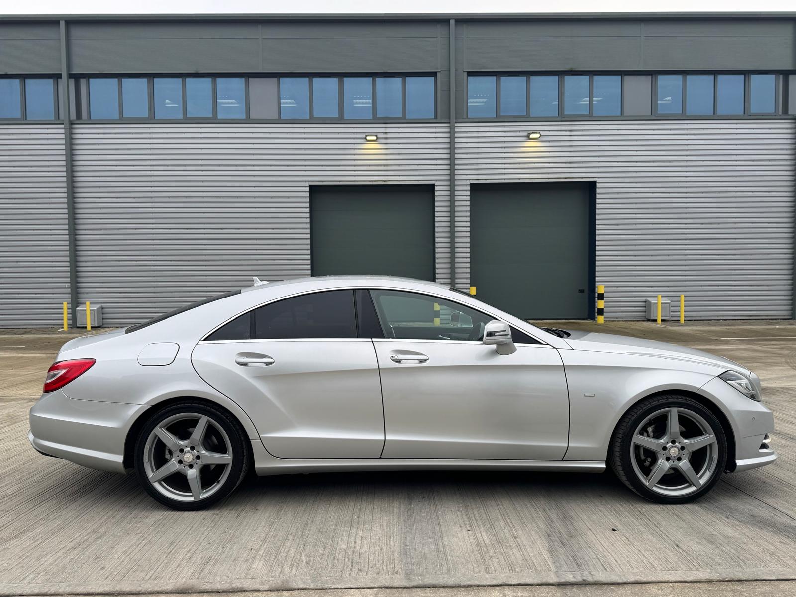 
								Mercedes-Benz CLS Sport (2011) 3.0 CLS350 CDI V6 BlueEfficiency Sport Coupe 4dr Diesel G-Tronic+ Euro 5 (265 ps) full									