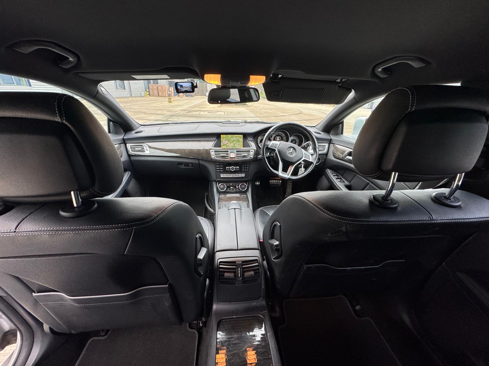 
								Mercedes-Benz CLS Sport (2011) 3.0 CLS350 CDI V6 BlueEfficiency Sport Coupe 4dr Diesel G-Tronic+ Euro 5 (265 ps) full									