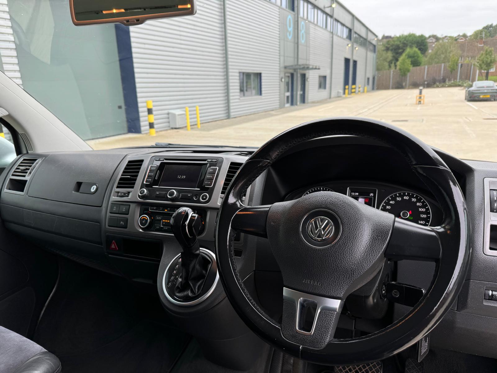 
								Volkswagen Caravelle Executive (2015) 2.0 BiTDI BlueMotion Tech Executive MPV 5dr Diesel DSG Euro 5 (s/s) (180 ps) full									