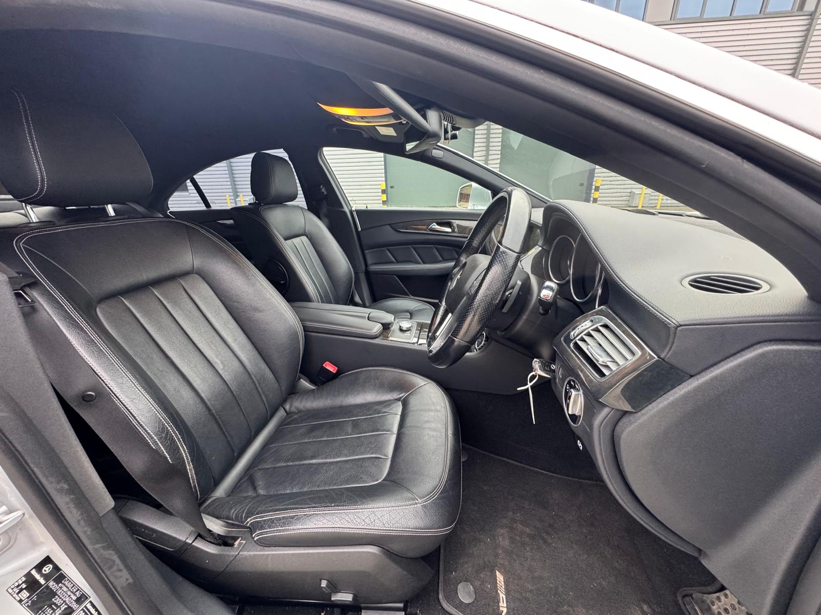 
								Mercedes-Benz CLS Sport (2011) 3.0 CLS350 CDI V6 BlueEfficiency Sport Coupe 4dr Diesel G-Tronic+ Euro 5 (265 ps) full									