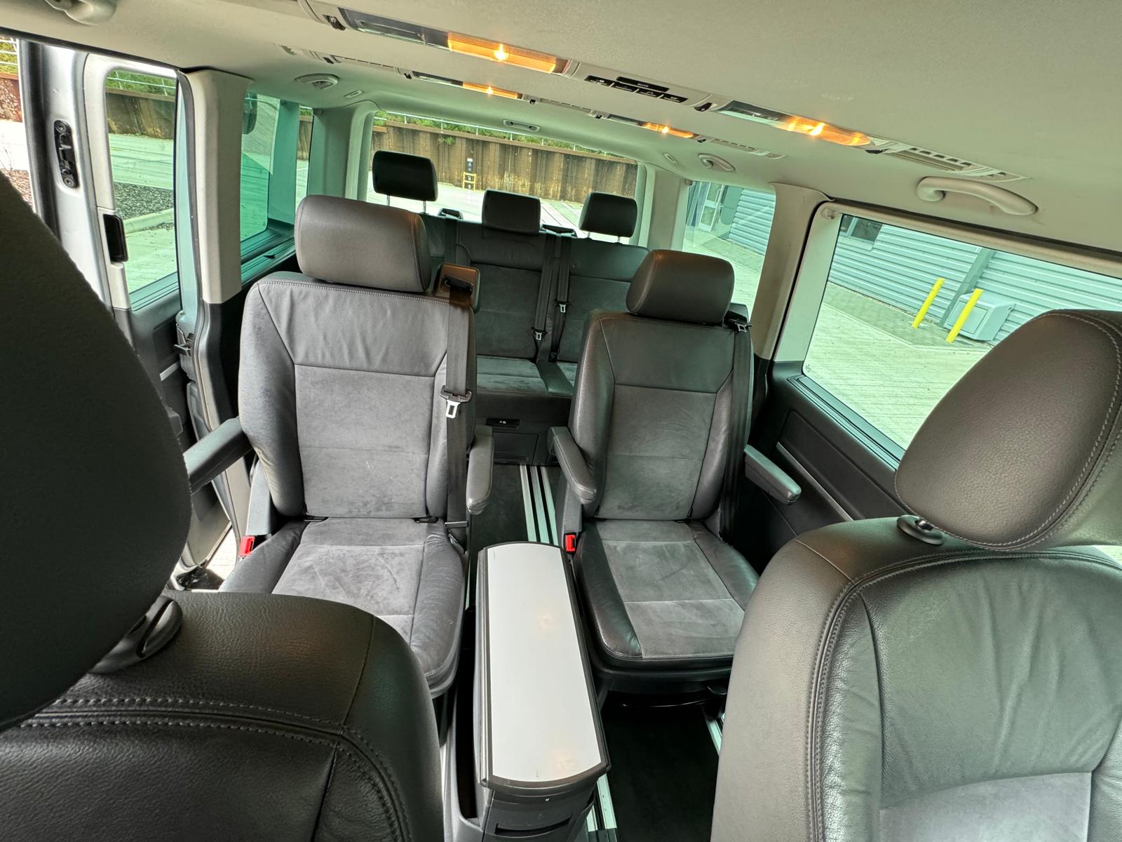 
								Volkswagen Caravelle Executive (2015) 2.0 BiTDI BlueMotion Tech Executive MPV 5dr Diesel DSG Euro 5 (s/s) (180 ps) full									