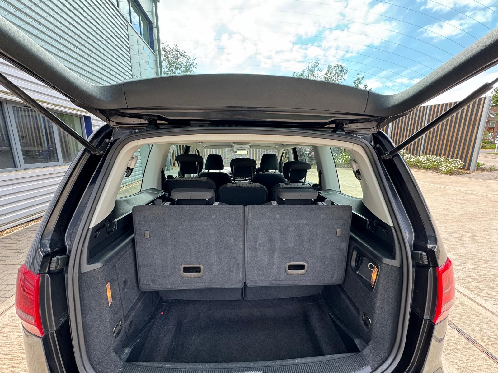 
								Volkswagen Sharan S (2014) 2.0 TDI BlueMotion Tech S MPV 5dr Diesel DSG Euro 5 (s/s) (140 ps) full									