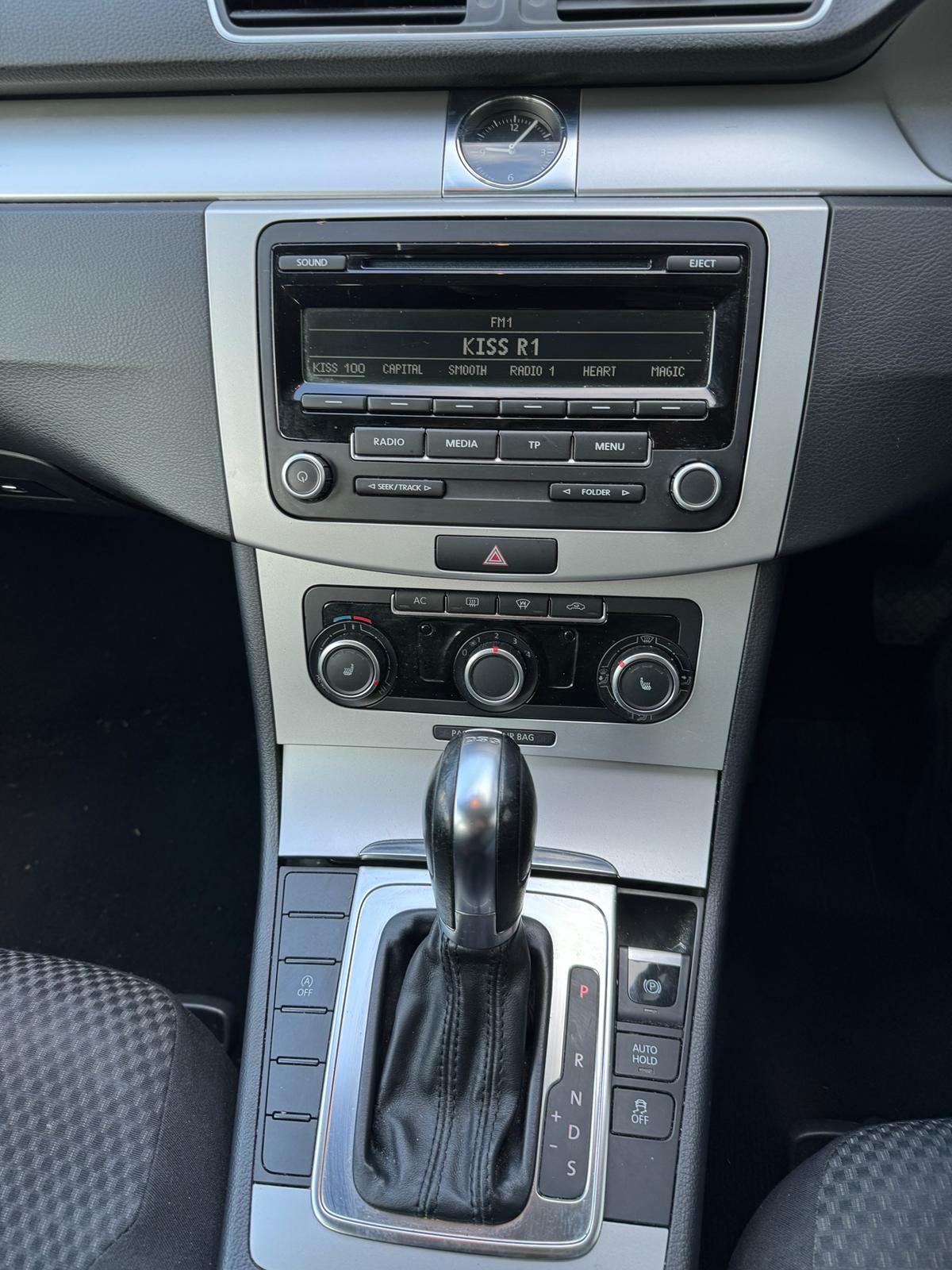 
								Volkswagen Passat S (2011) 2.0 TDI BlueMotion Tech S Estate 5dr Diesel DSG Euro 5 (s/s) (140 ps) full									