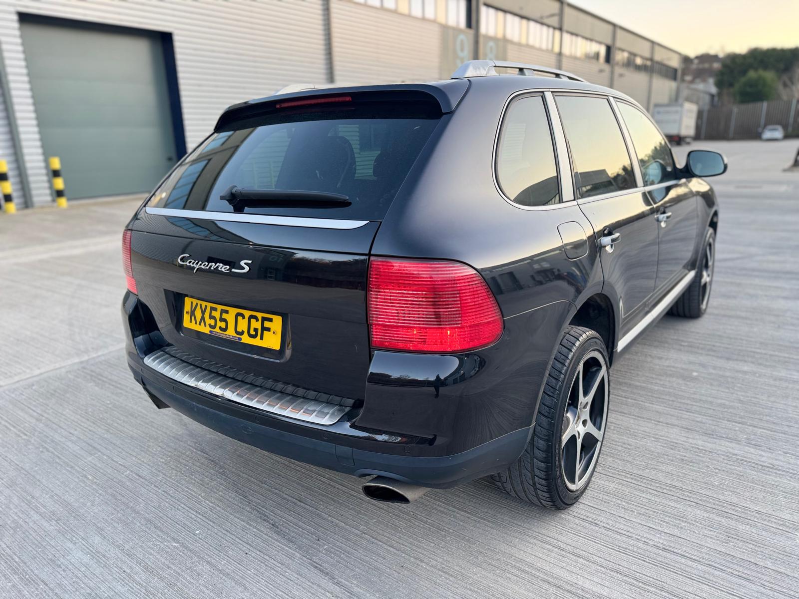 
								Porsche Cayenne S (2005) 4.5 S SUV 5dr Petrol Tiptronic S AWD (361 g/km, 340 bhp) full									