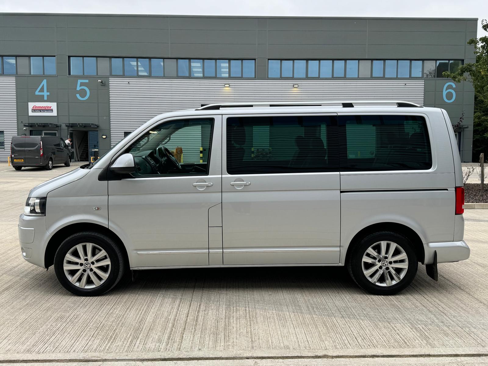 
								Volkswagen Caravelle Executive (2015) 2.0 BiTDI BlueMotion Tech Executive MPV 5dr Diesel DSG Euro 5 (s/s) (180 ps) full									