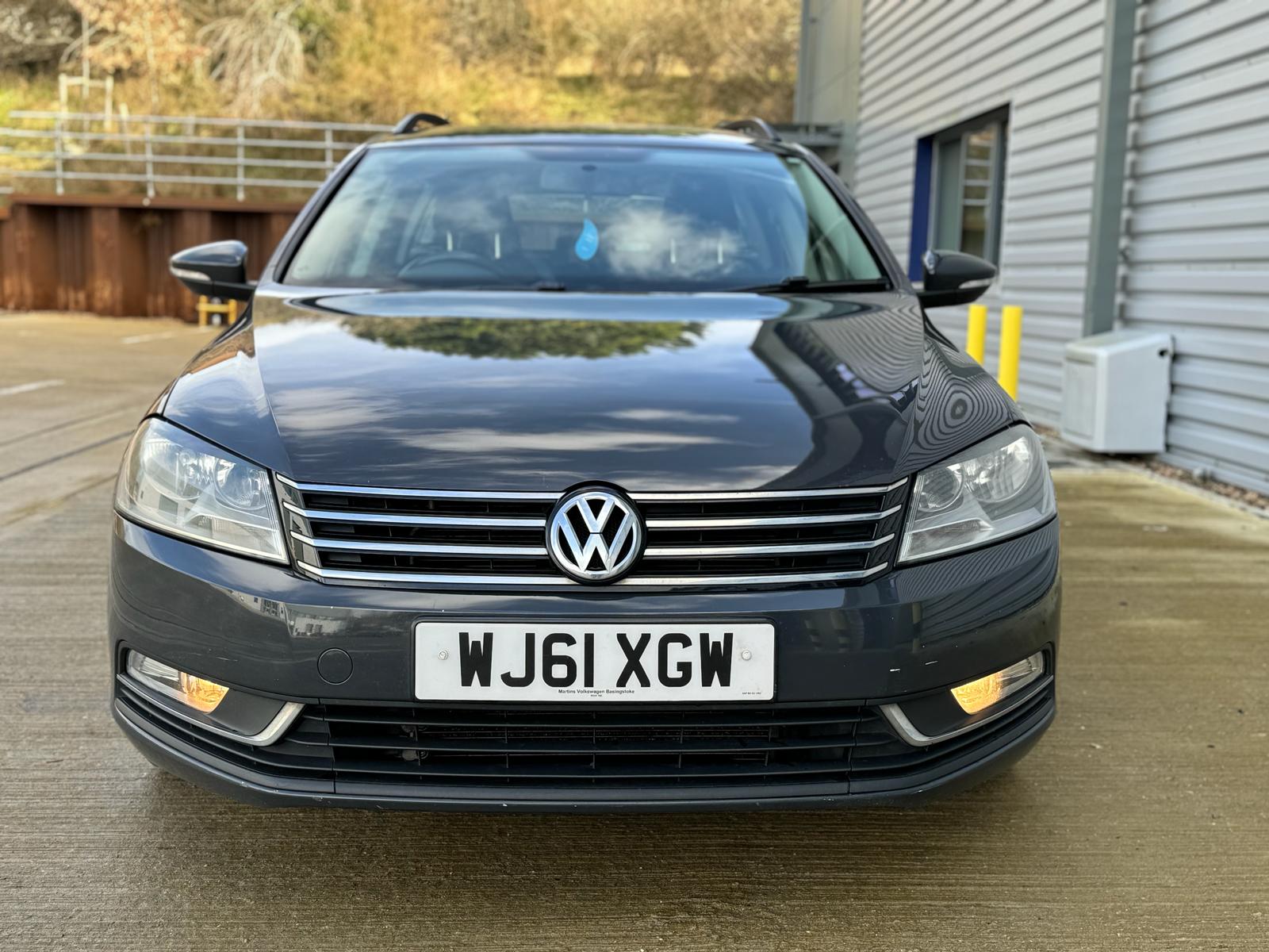 
								Volkswagen Passat S (2011) 2.0 TDI BlueMotion Tech S Estate 5dr Diesel DSG Euro 5 (s/s) (140 ps) full									