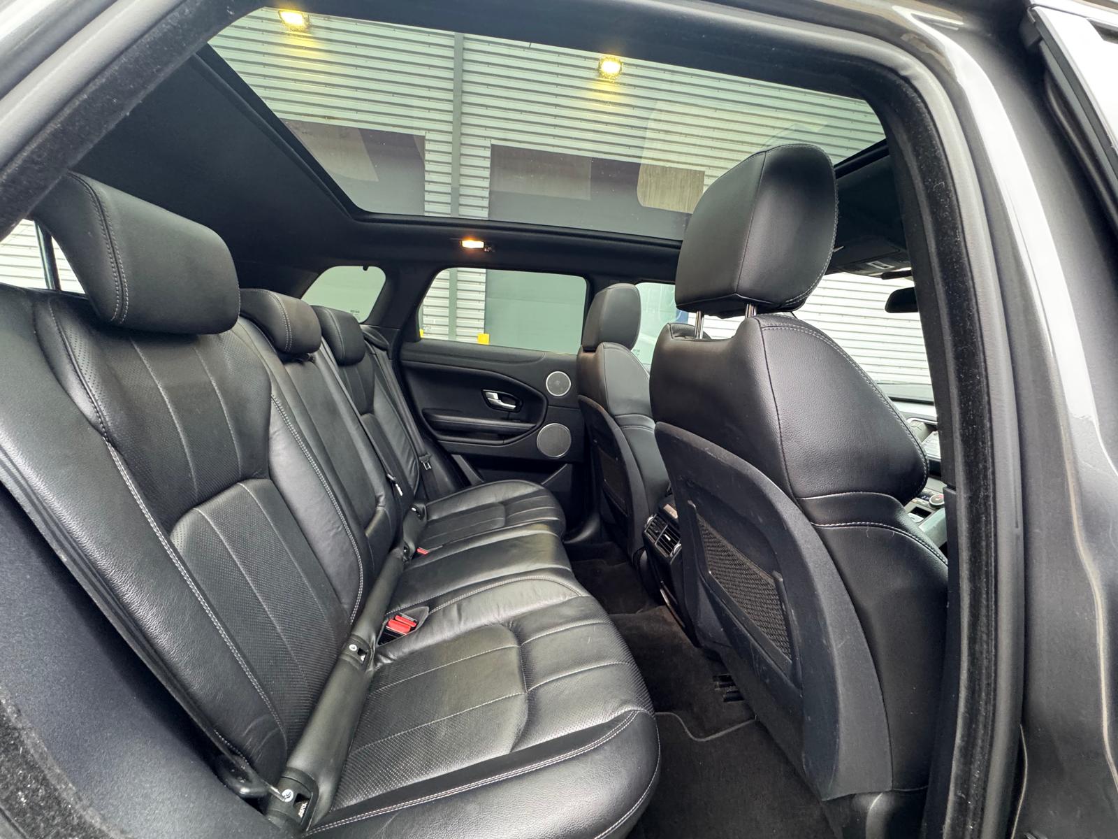 
								Land Rover Range Rover Evoque SE Tech (2018) full									