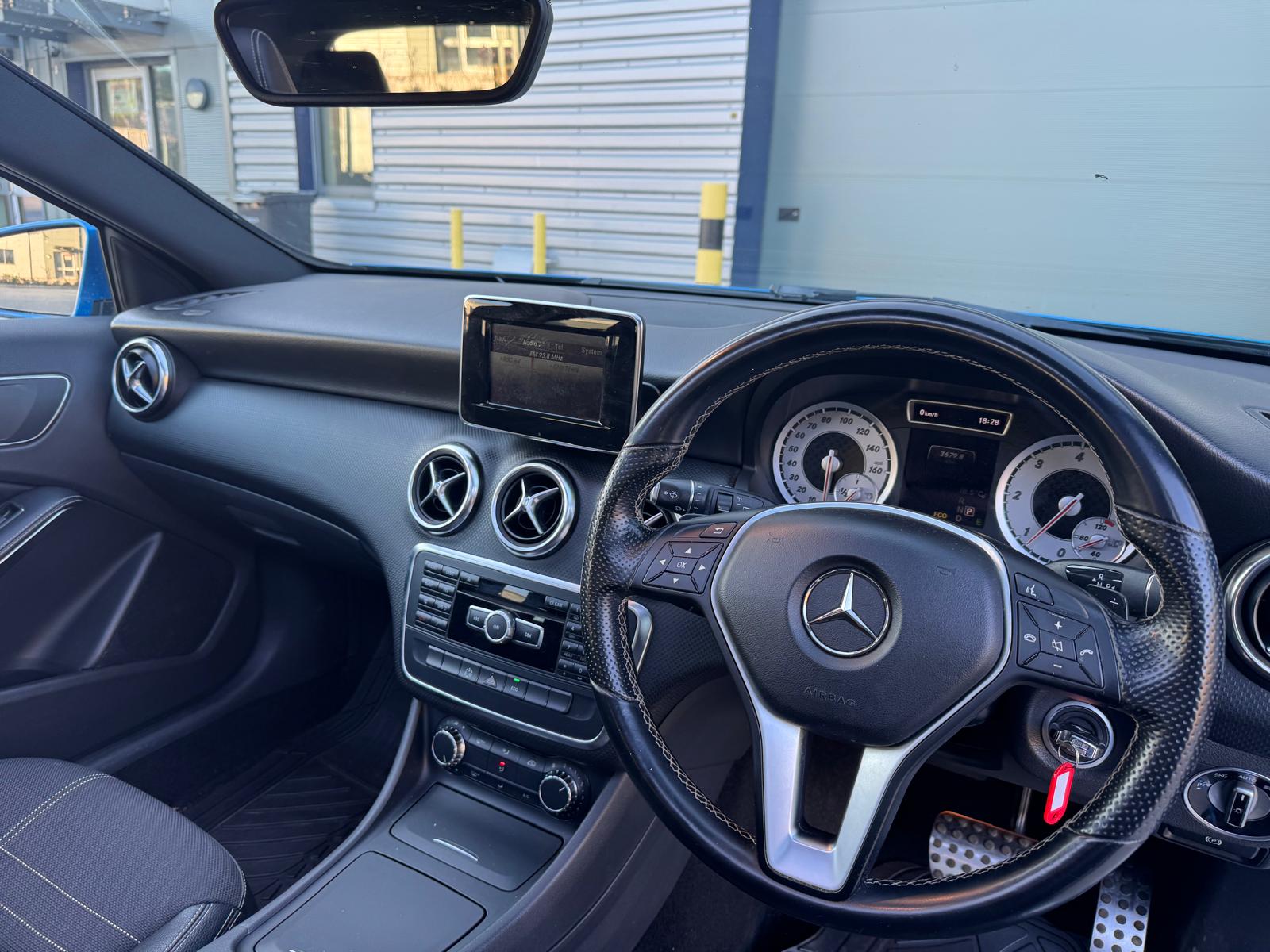 
								Mercedes-Benz A Class Sport (2014) 1.8 A200 CDI Sport Hatchback 5dr Diesel 7G-DCT Euro 5 (s/s) (136 ps) full									