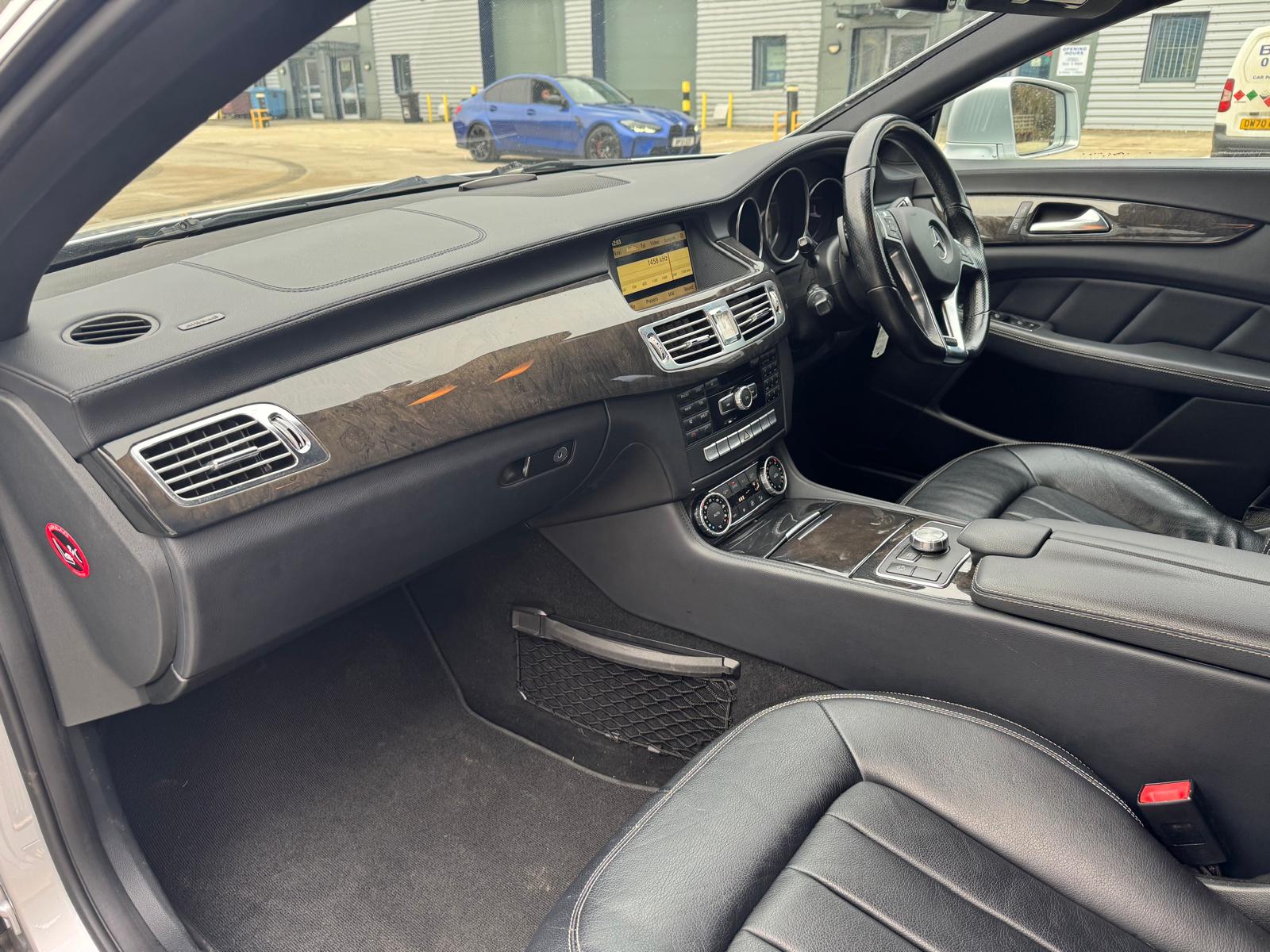 
								Mercedes-Benz CLS Sport (2011) 3.0 CLS350 CDI V6 BlueEfficiency Sport Coupe 4dr Diesel G-Tronic+ Euro 5 (265 ps) full									