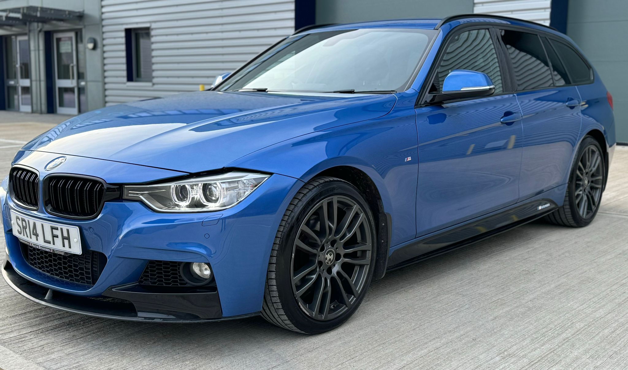 
								BMW 3 Series M Sport (2014)2.0 320d M Sport Touring 5dr Diesel Auto xDrive Euro 5 (s/s) (184 ps) full									