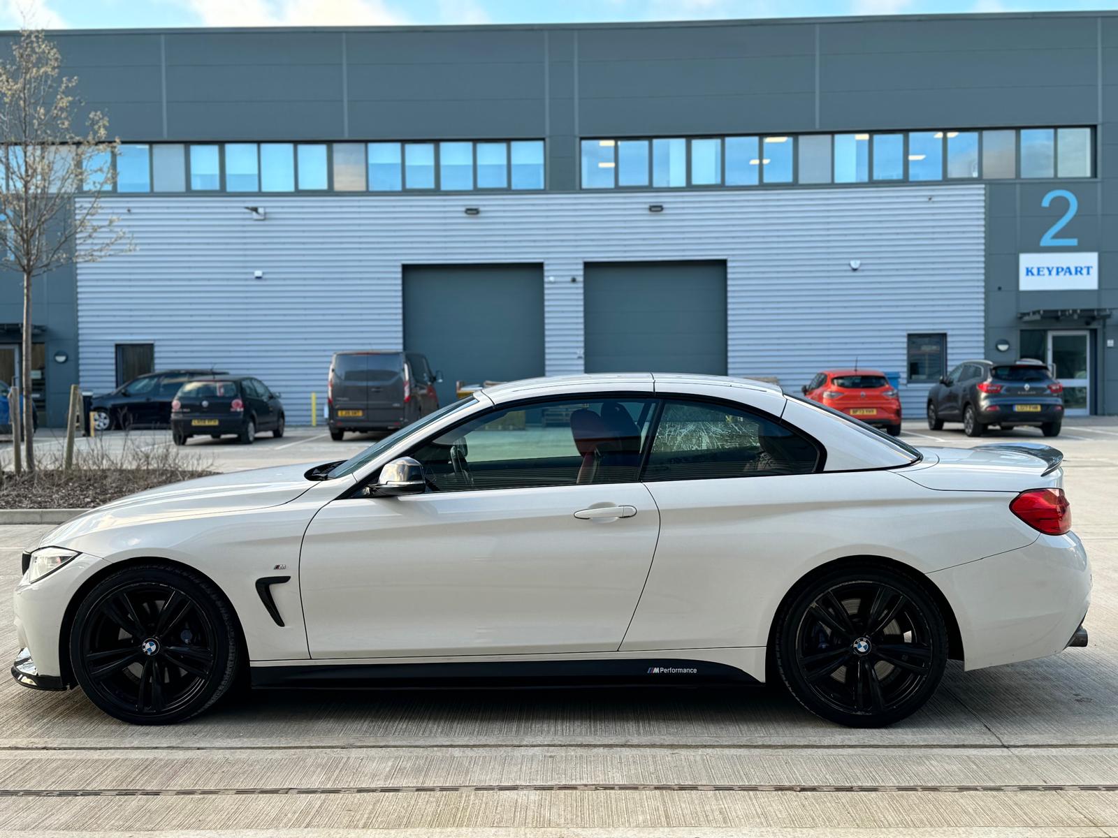 
								BMW 4 Series M Sport (2016)2.0 420i M Sport Convertible 2dr Petrol Auto Euro 6 (s/s) (184 ps) full									