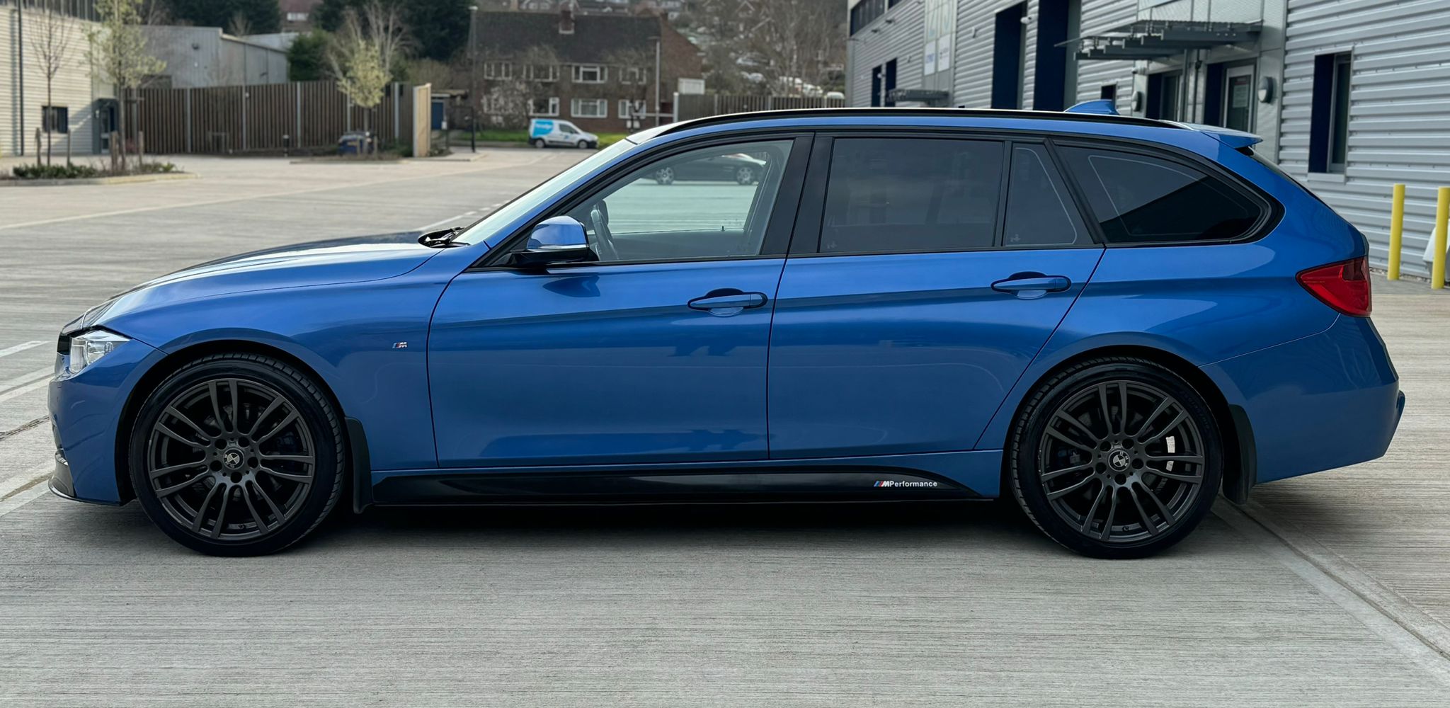 
								BMW 3 Series M Sport (2014)2.0 320d M Sport Touring 5dr Diesel Auto xDrive Euro 5 (s/s) (184 ps) full									