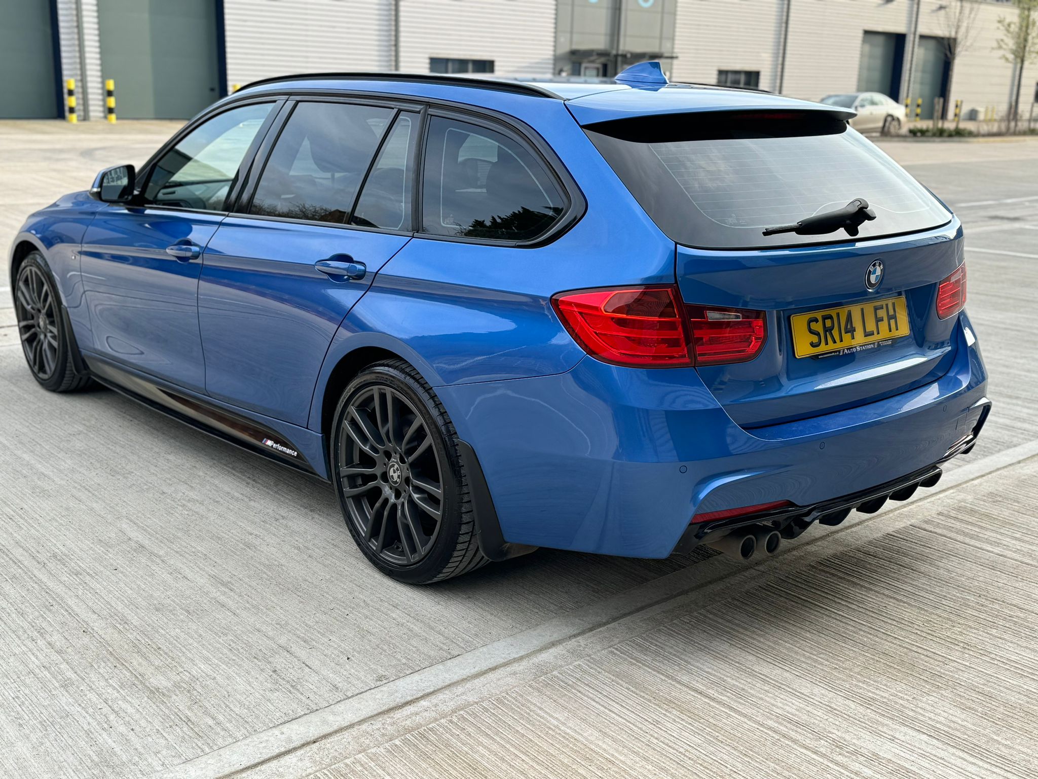 
								BMW 3 Series M Sport (2014)2.0 320d M Sport Touring 5dr Diesel Auto xDrive Euro 5 (s/s) (184 ps) full									