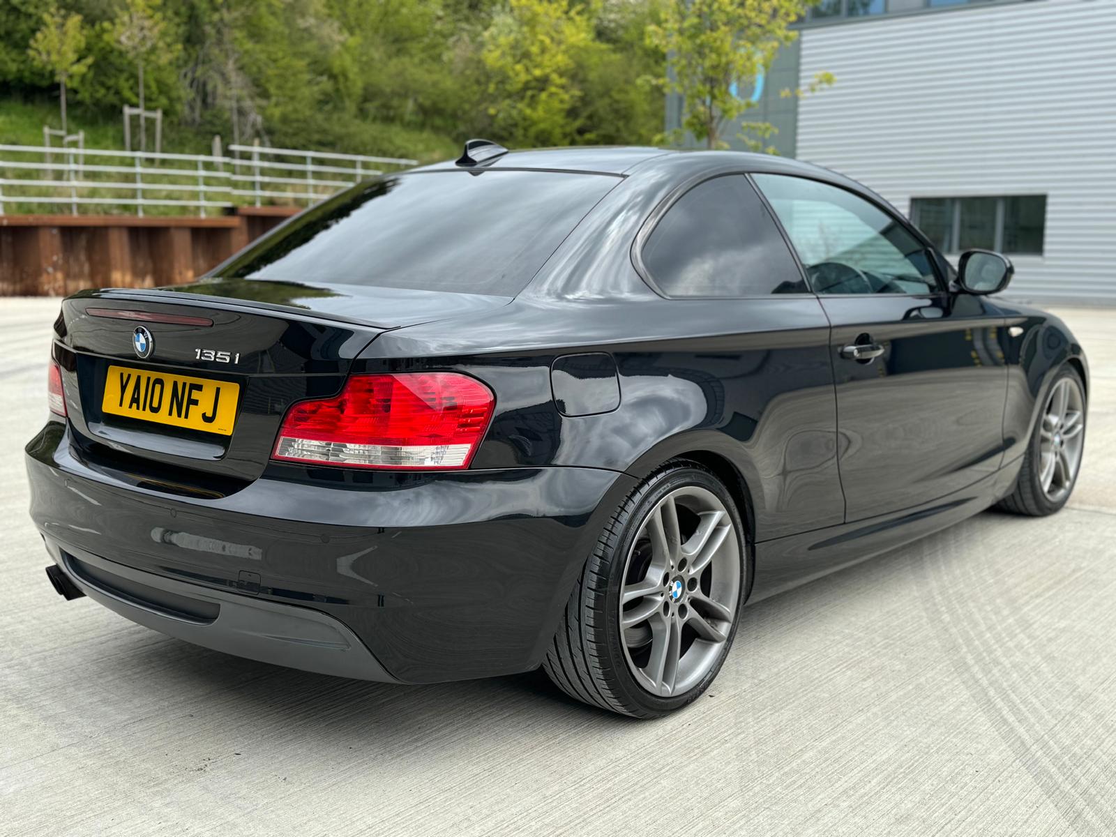
								BMW 1 Series M Sport (2010)3.0 135i M Sport Coupe 2dr Petrol DCT Euro 5 (306 ps) full									
