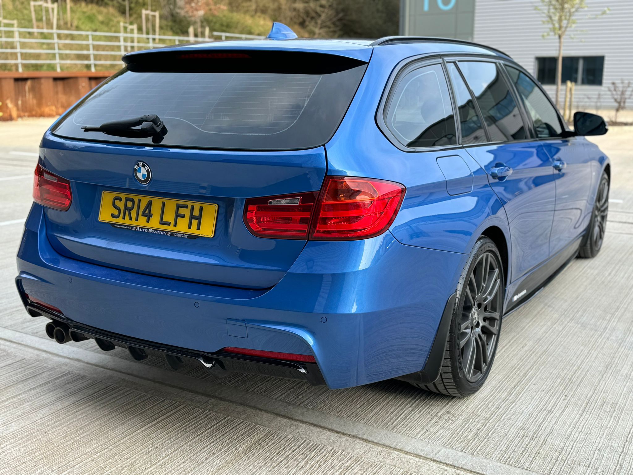 
								BMW 3 Series M Sport (2014)2.0 320d M Sport Touring 5dr Diesel Auto xDrive Euro 5 (s/s) (184 ps) full									