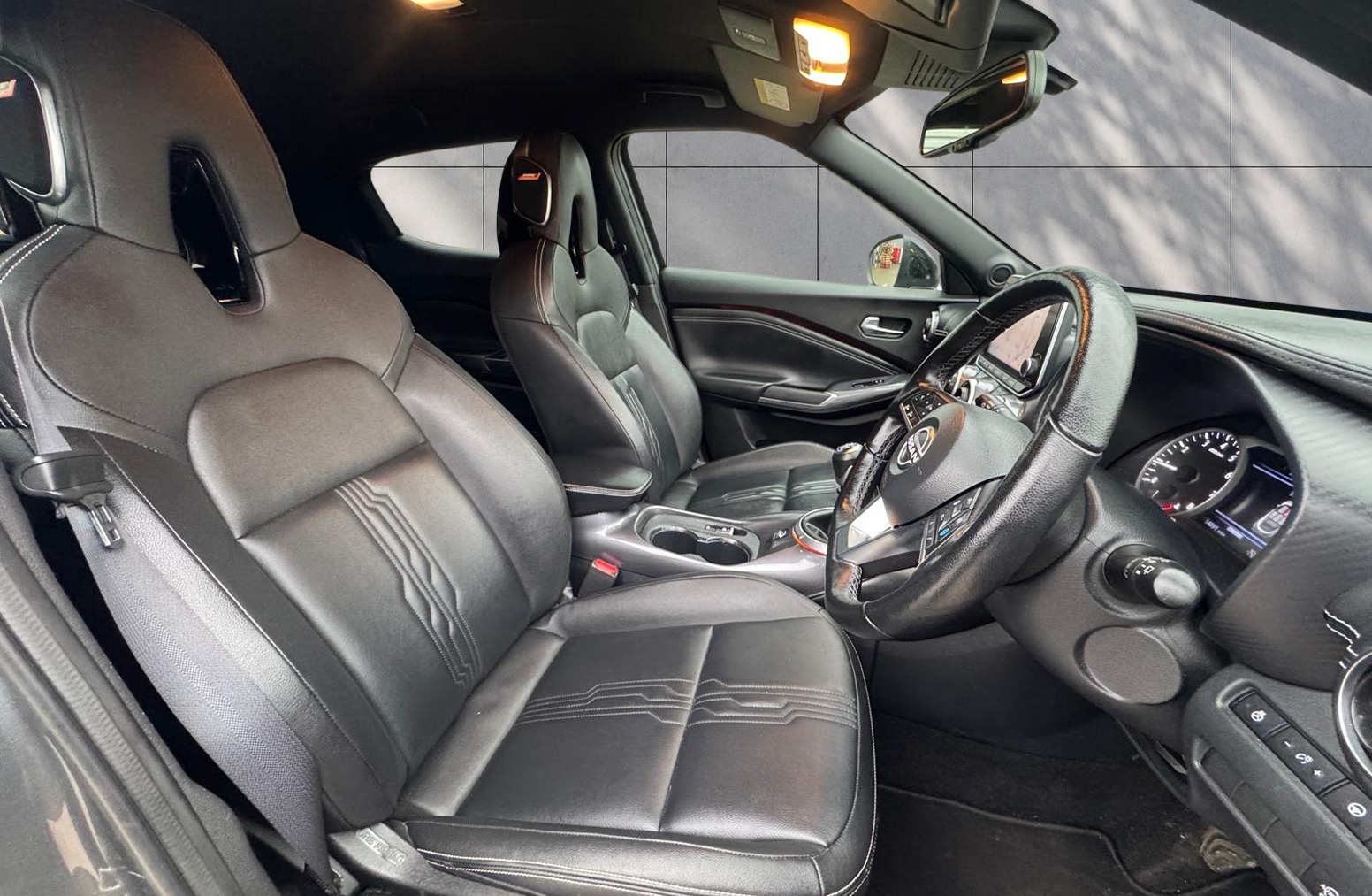 
								Nissan Juke 1.0 DIG-T Tekna Euro 6 (s/s) 5dr full									