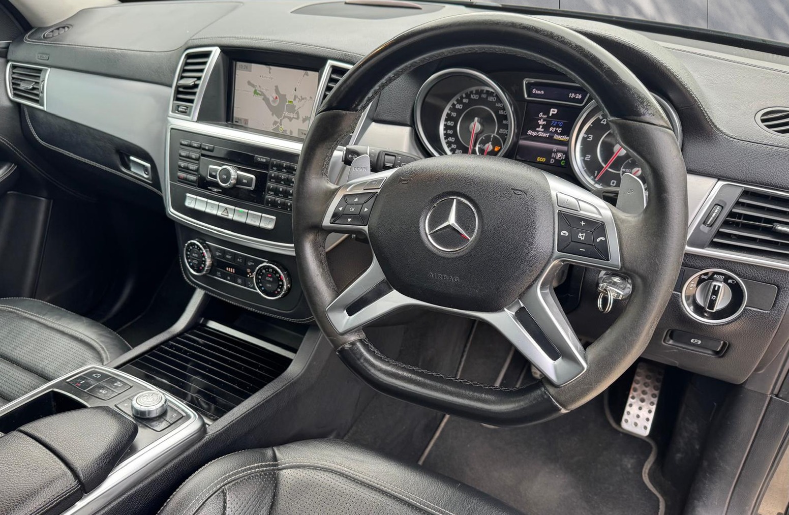 
								Mercedes-Benz M Class 5.5 ML63 V8 AMG G-Tronic 4WD Euro 5 (s/s) 5dr full									