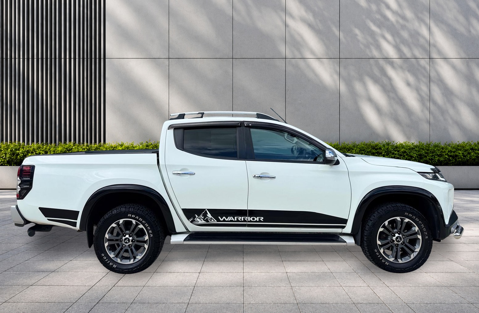 
								Mitsubishi L200 2.2 DI-D DC Warrior 4WD Euro 6 (s/s) 4dr full									