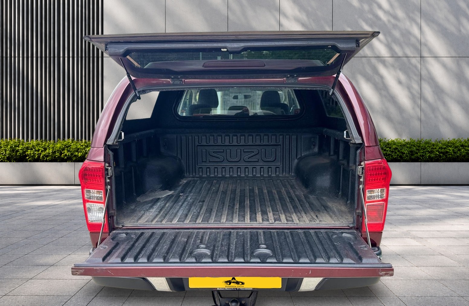 
								Isuzu D-Max 2.5 TD Yukon 4×4 4dr full									