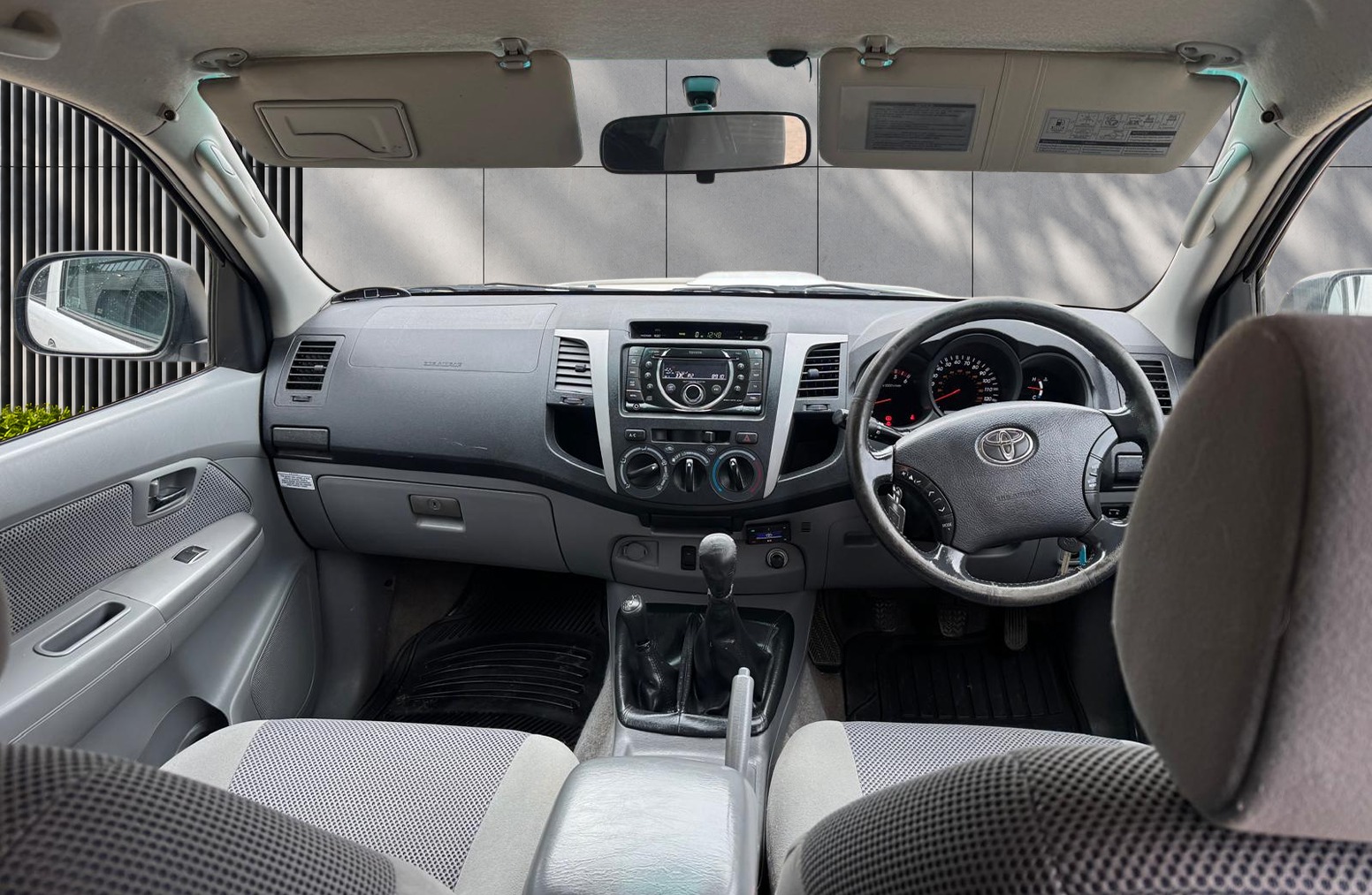 
								Toyota Hilux 2.5 D-4D HL3 4WD 4dr full									