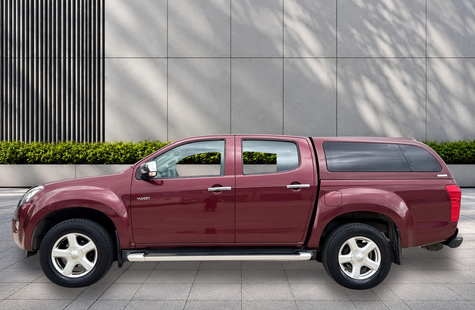 
								Isuzu D-Max 2.5 TD Yukon 4×4 4dr full									
