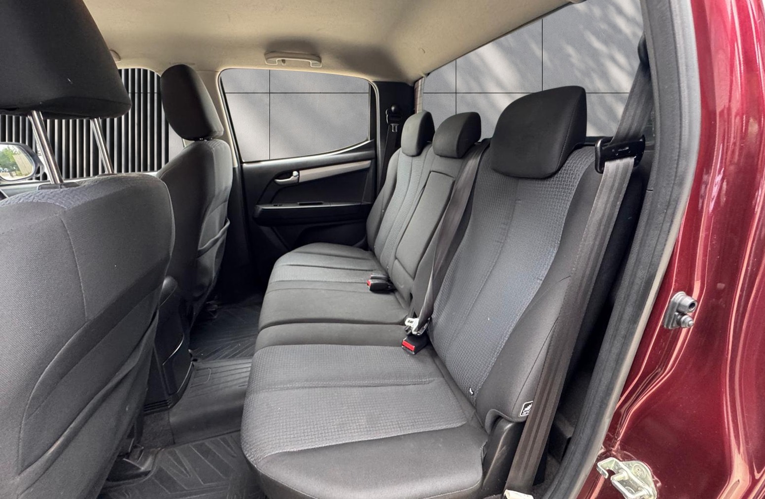 
								Isuzu D-Max 2.5 TD Yukon 4×4 4dr full									