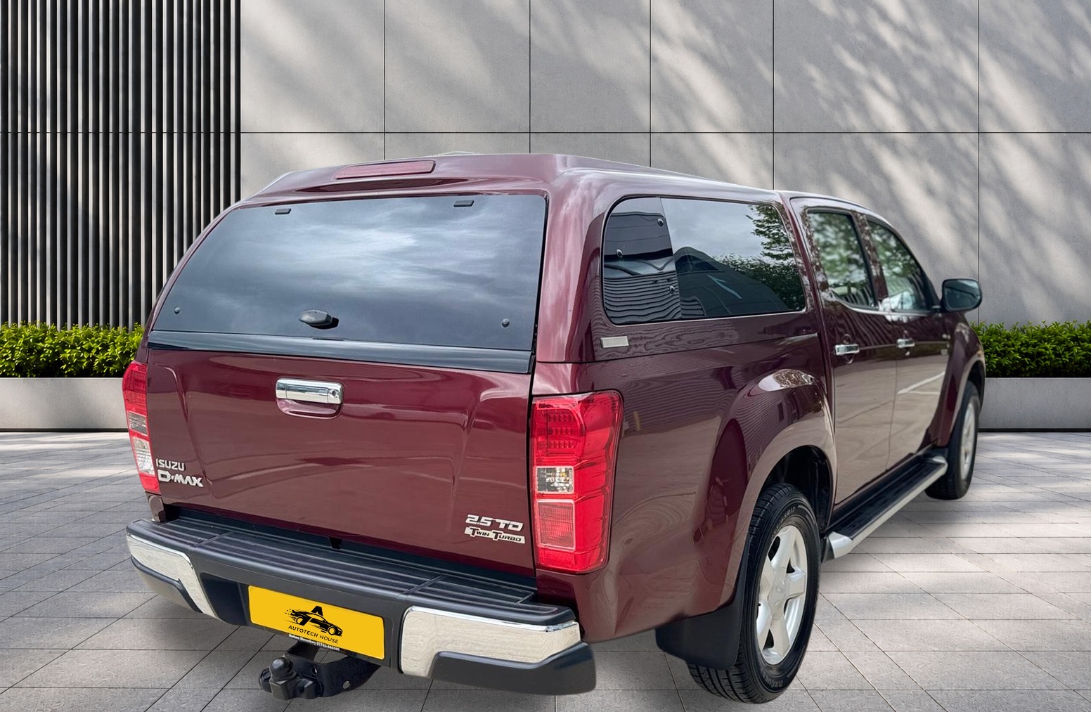 
								Isuzu D-Max 2.5 TD Yukon 4×4 4dr full									