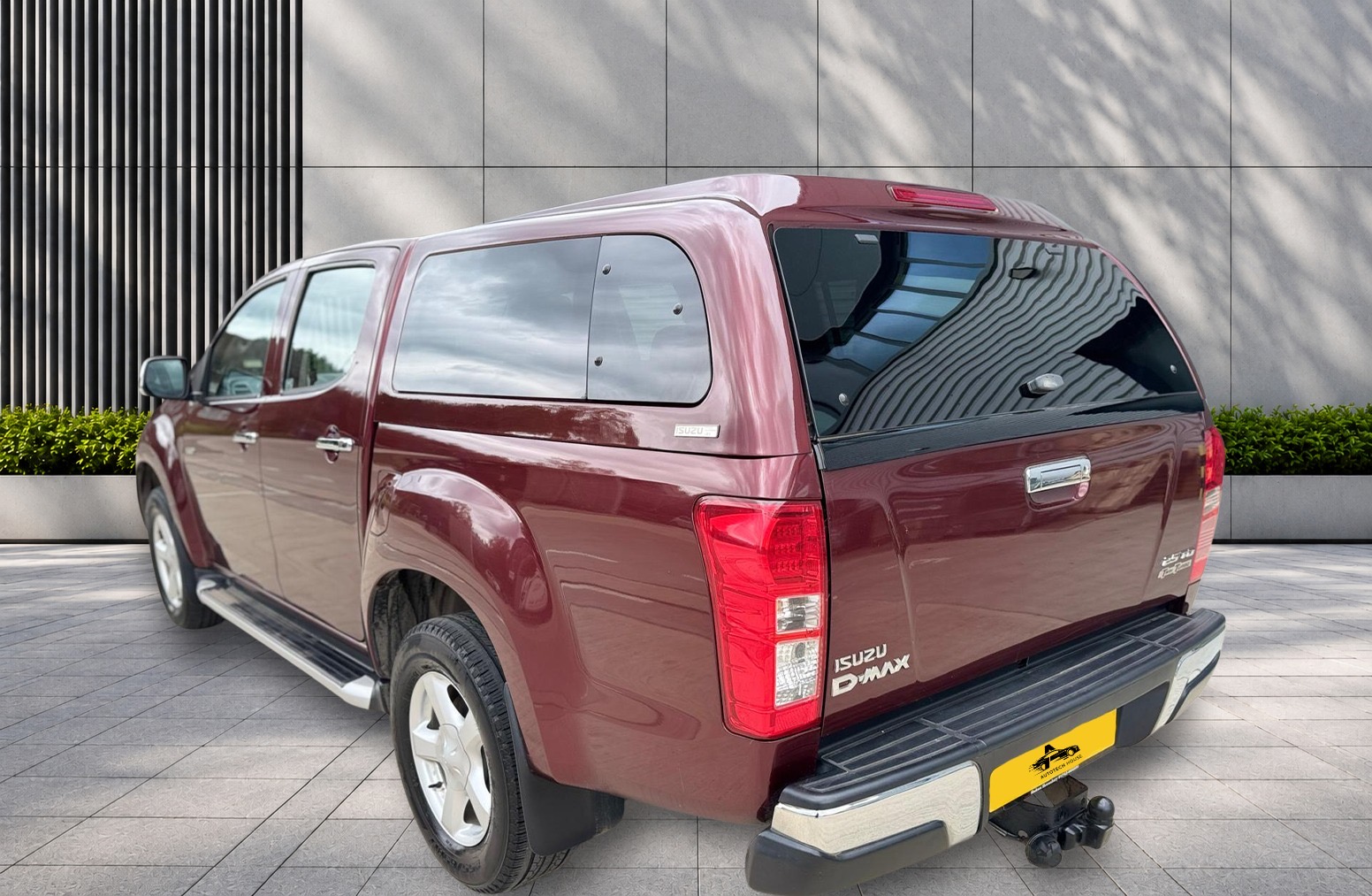 
								Isuzu D-Max 2.5 TD Yukon 4×4 4dr full									
