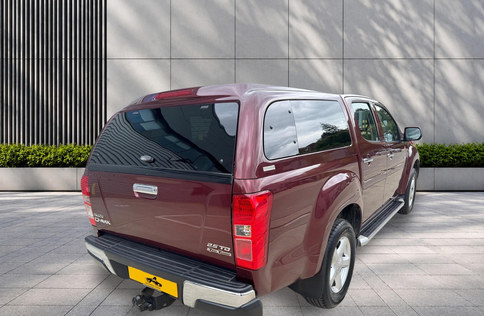 
								Isuzu D-Max 2.5 TD Yukon 4×4 4dr full									