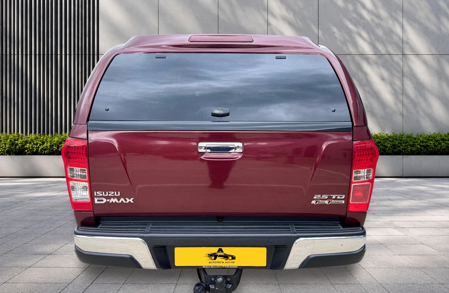 
								Isuzu D-Max 2.5 TD Yukon 4×4 4dr full									