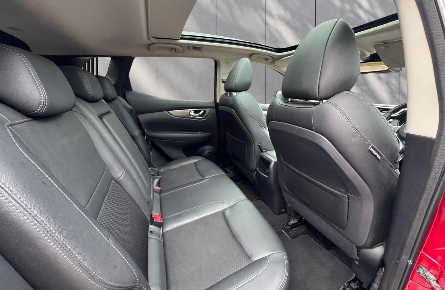 
								NISSAN QASHQAI 1.2 DiG-T Tekna 5dr full									