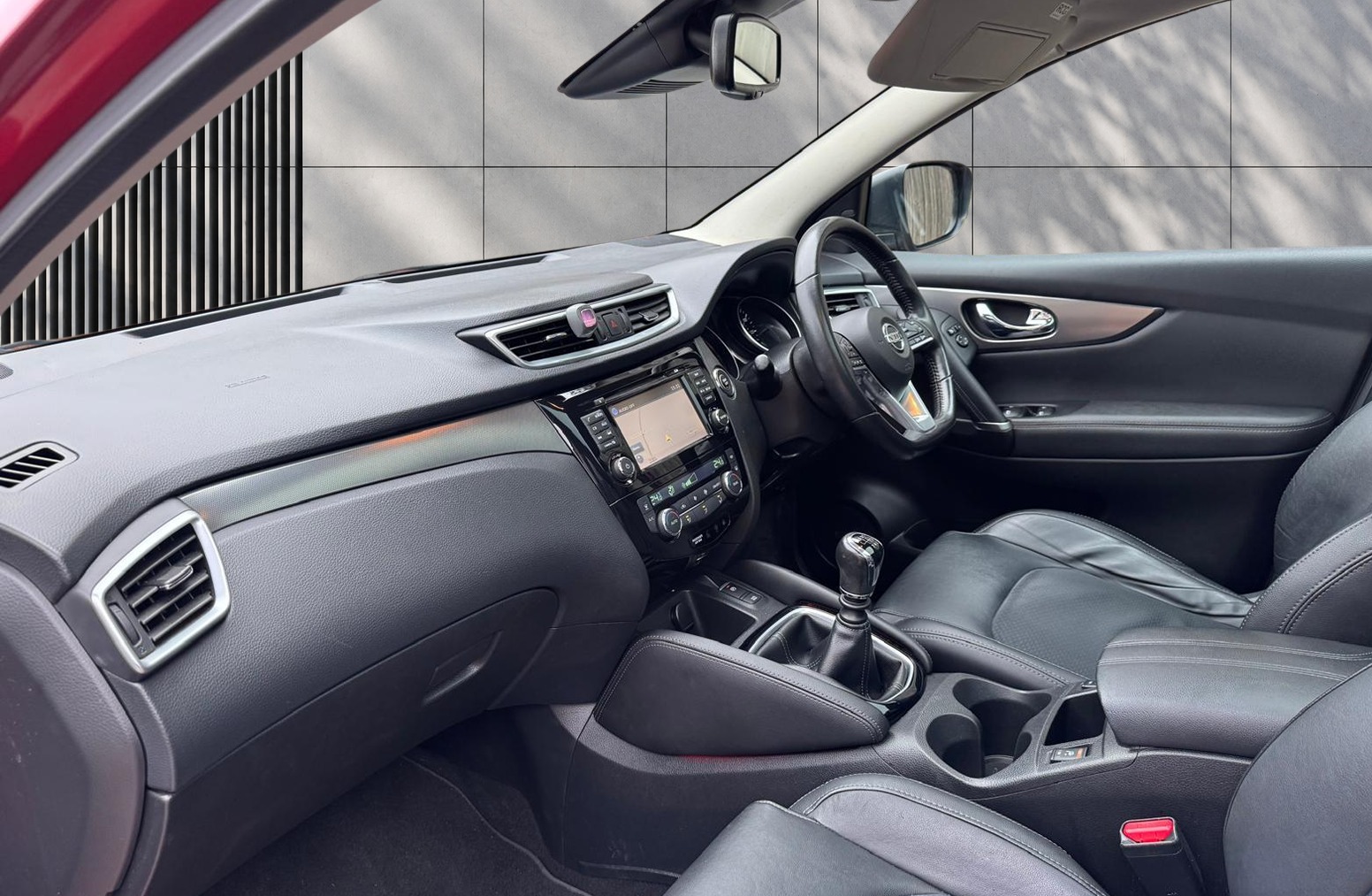 
								NISSAN QASHQAI 1.2 DiG-T Tekna 5dr full									