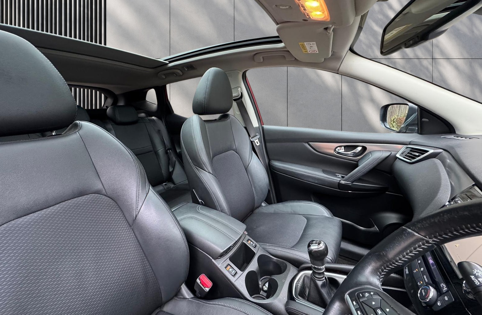
								NISSAN QASHQAI 1.2 DiG-T Tekna 5dr full									