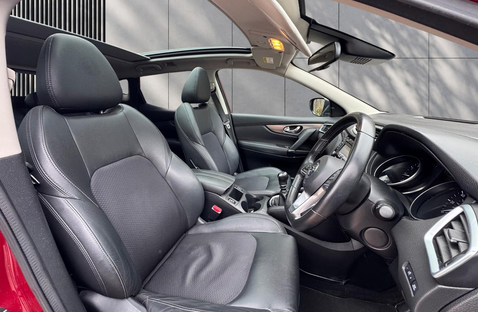 
								NISSAN QASHQAI 1.2 DiG-T Tekna 5dr full									