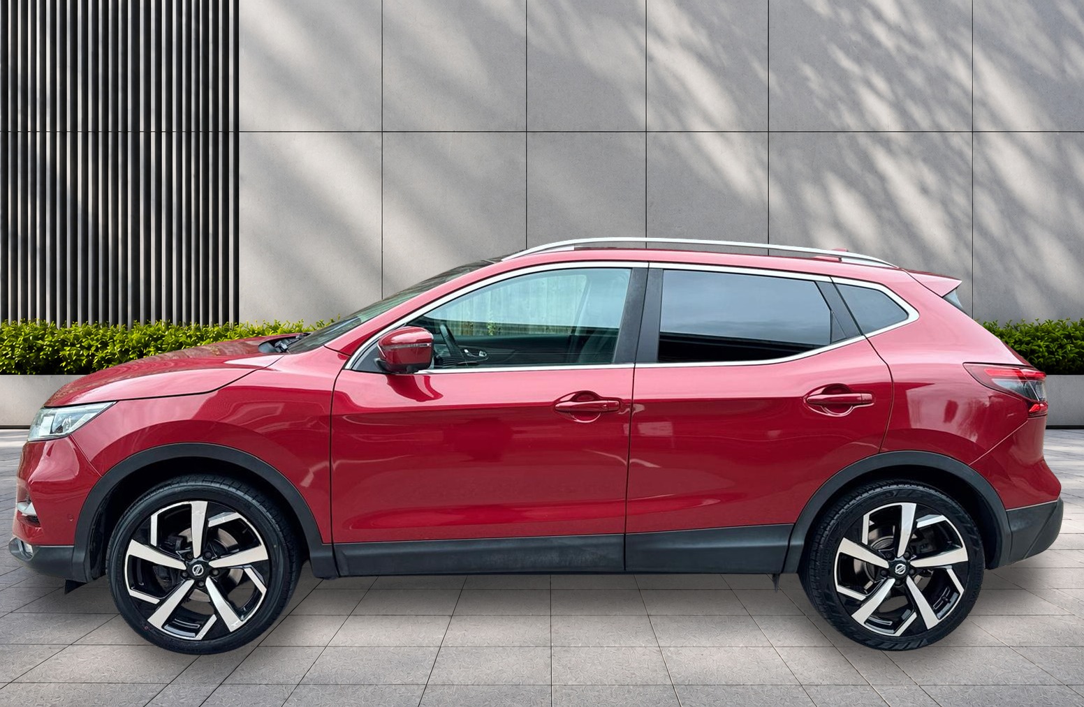 
								NISSAN QASHQAI 1.2 DiG-T Tekna 5dr full									