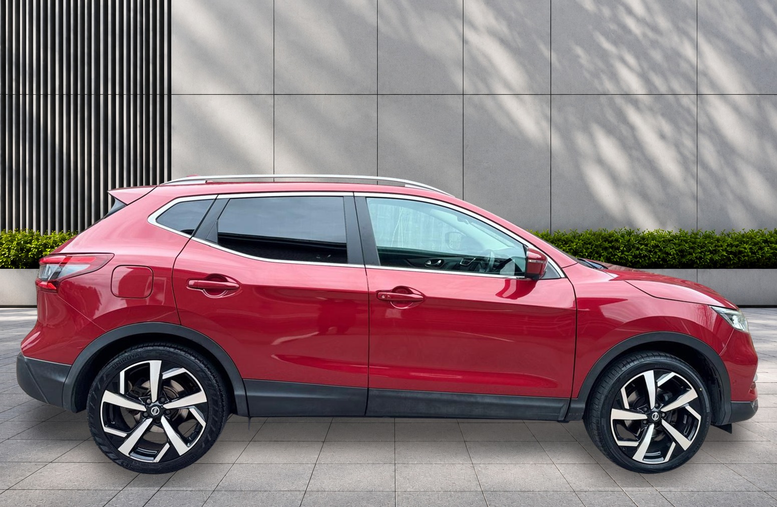 
								NISSAN QASHQAI 1.2 DiG-T Tekna 5dr full									