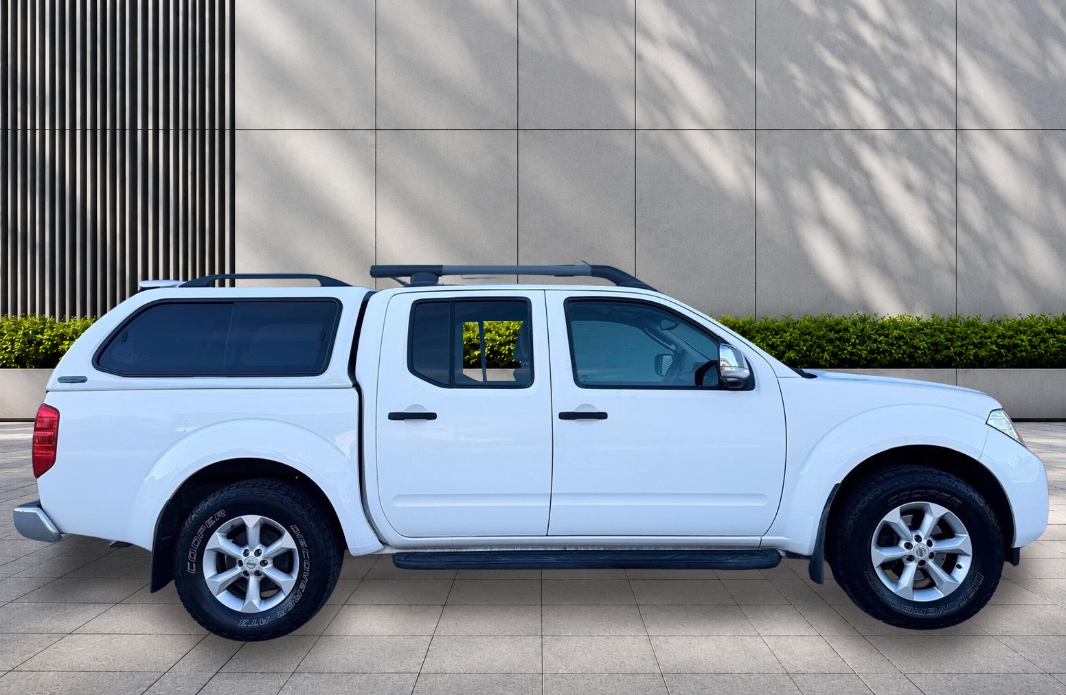 
								Nissan Navara 2.5 dCi Tekna 4WD Euro 5 4dr full									