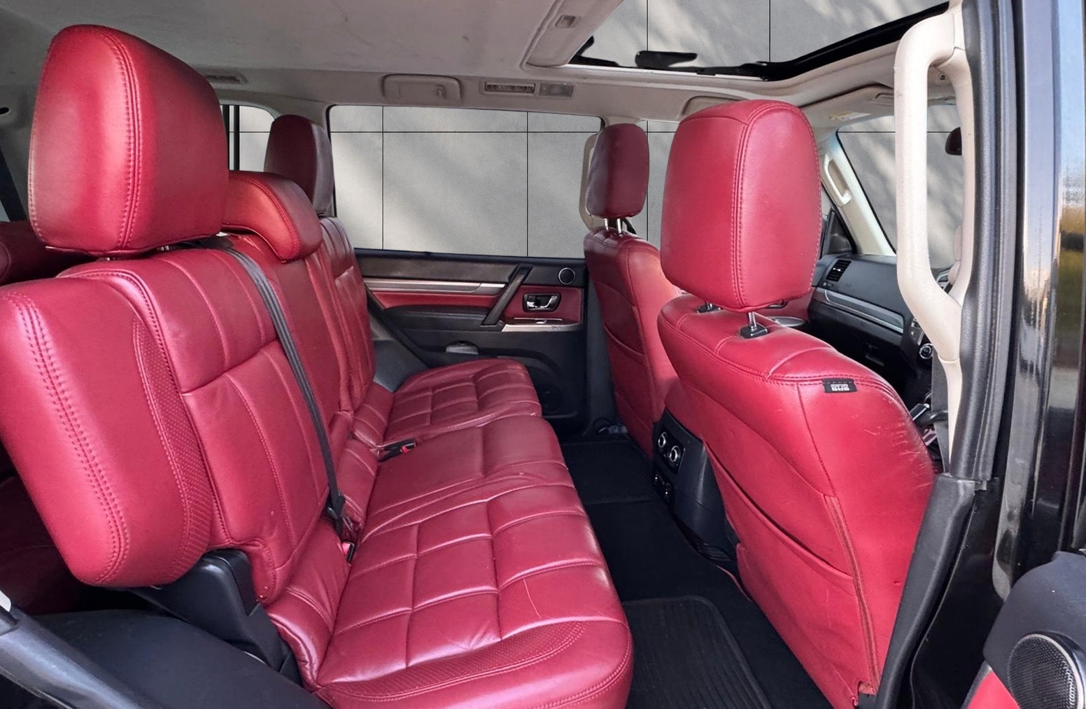 
								Mitsubishi Shogun 3.2 DI-DC SG5 Auto 4WD Euro 6 5dr LWB full									