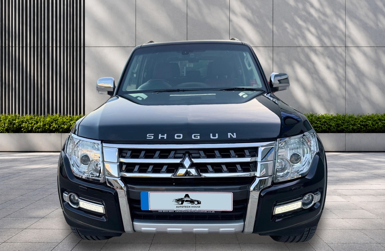 
								Mitsubishi Shogun 3.2 DI-DC SG5 Auto 4WD Euro 6 5dr LWB full									