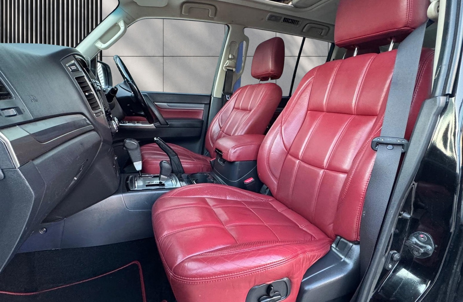 
								Mitsubishi Shogun 3.2 DI-DC SG5 Auto 4WD Euro 6 5dr LWB full									