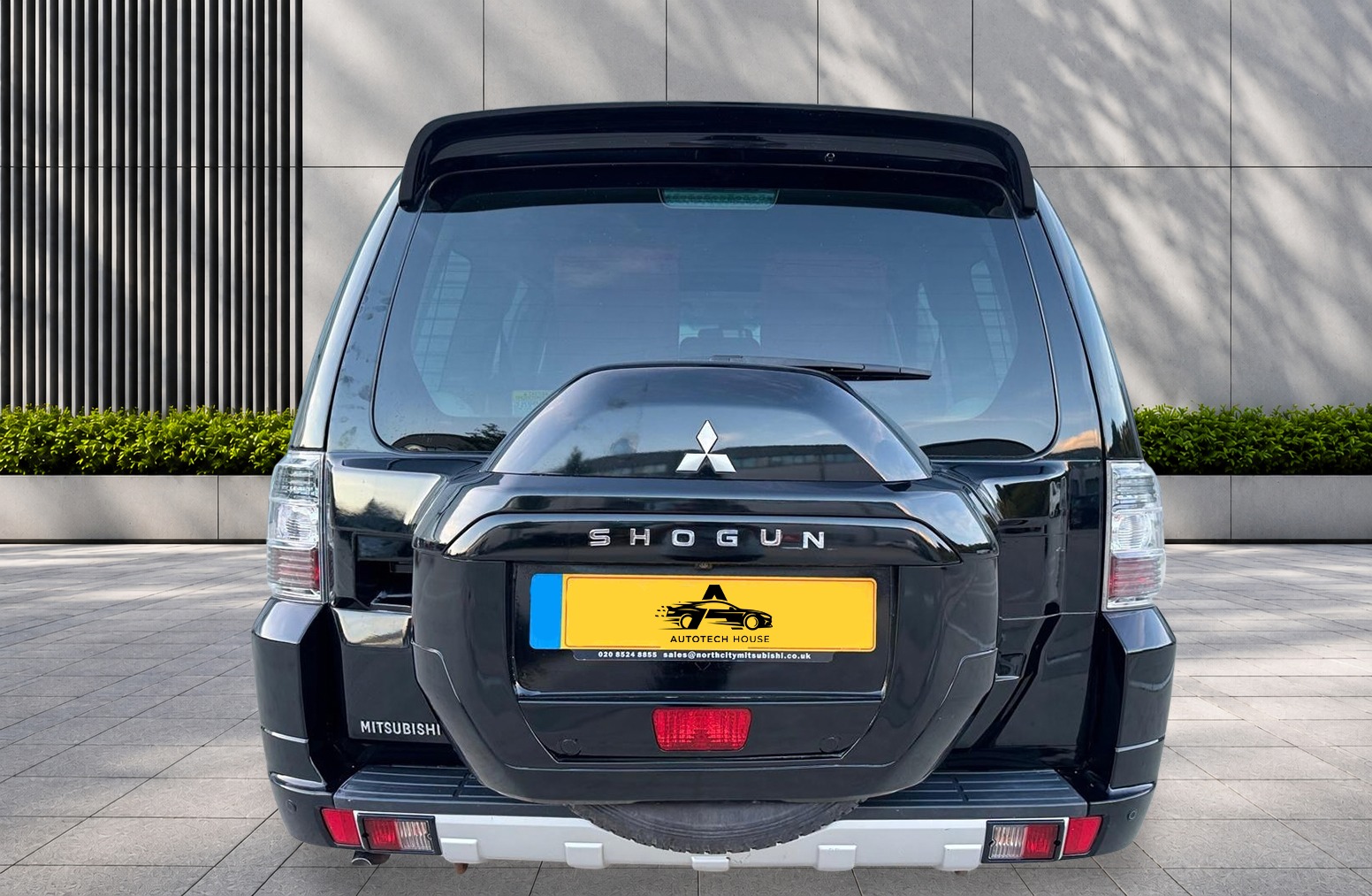 
								Mitsubishi Shogun 3.2 DI-DC SG5 Auto 4WD Euro 6 5dr LWB full									