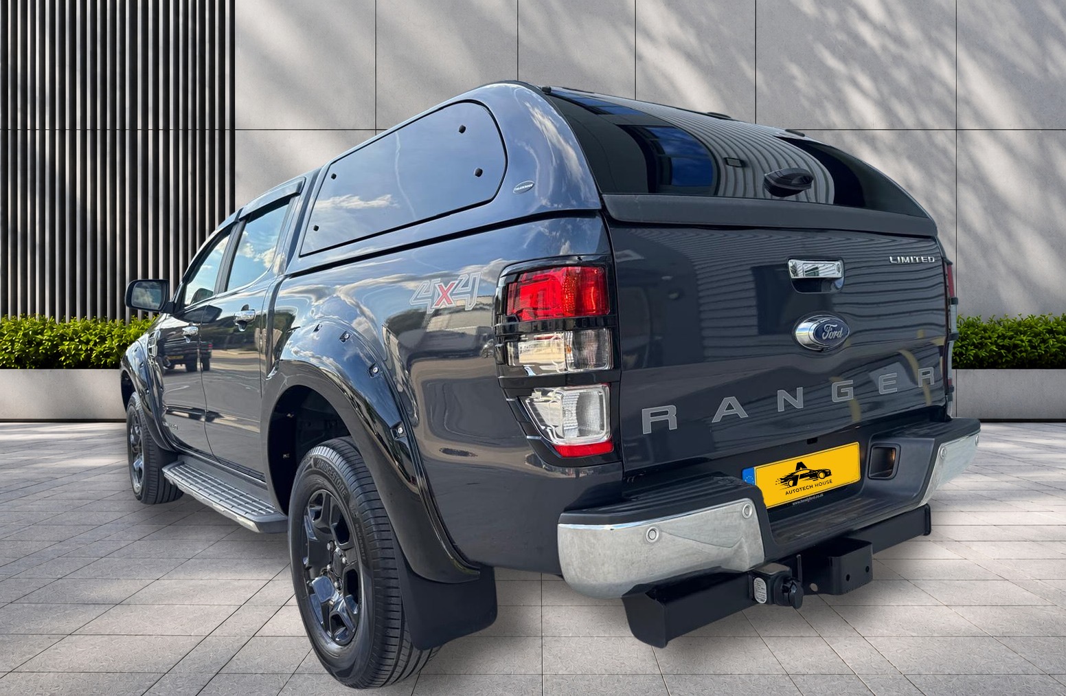 
								Ford Ranger 3.2 TDCi Limited 1 Auto 4WD Euro 6 4dr full									
