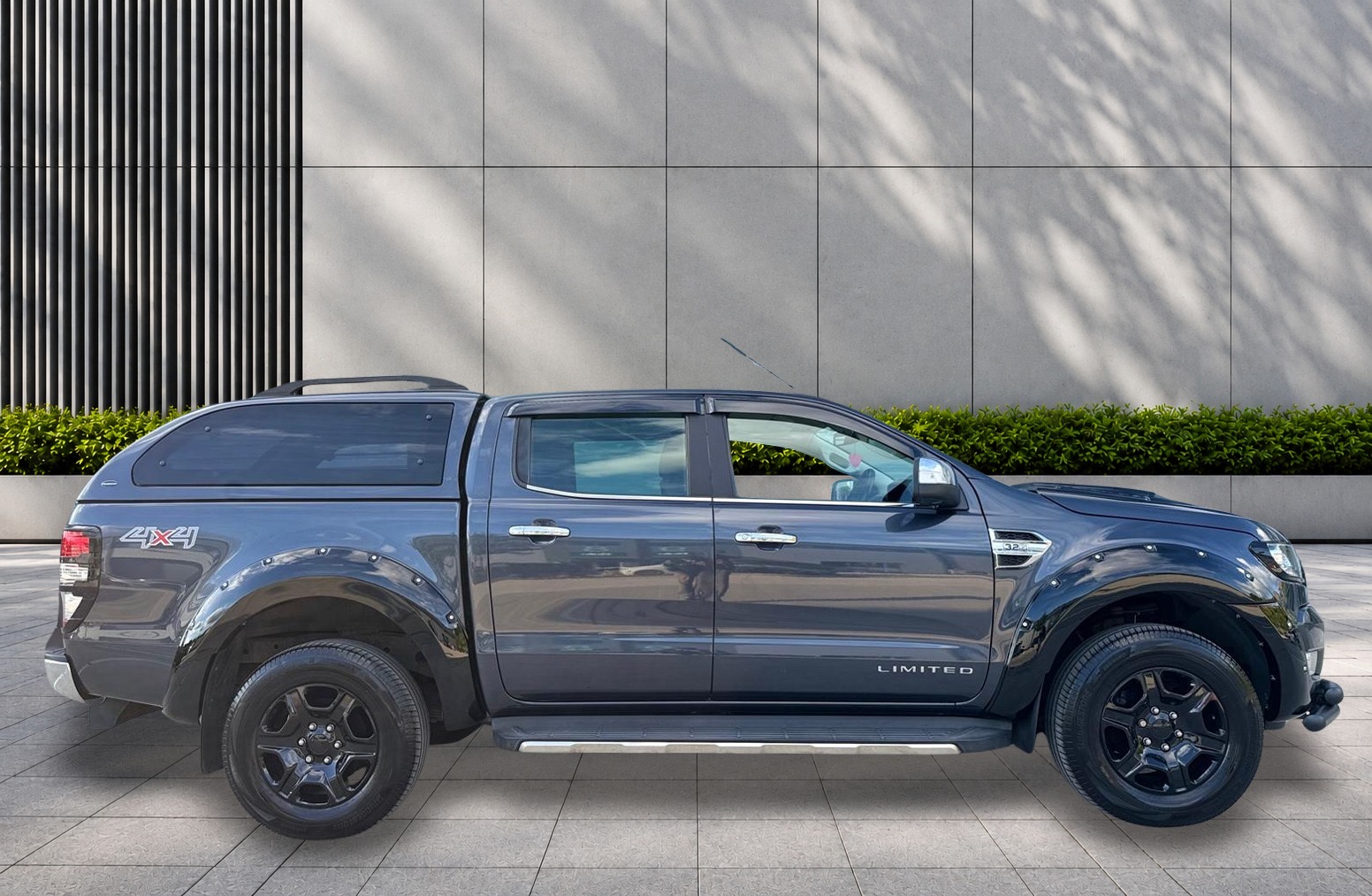 
								Ford Ranger 3.2 TDCi Limited 1 Auto 4WD Euro 6 4dr full									