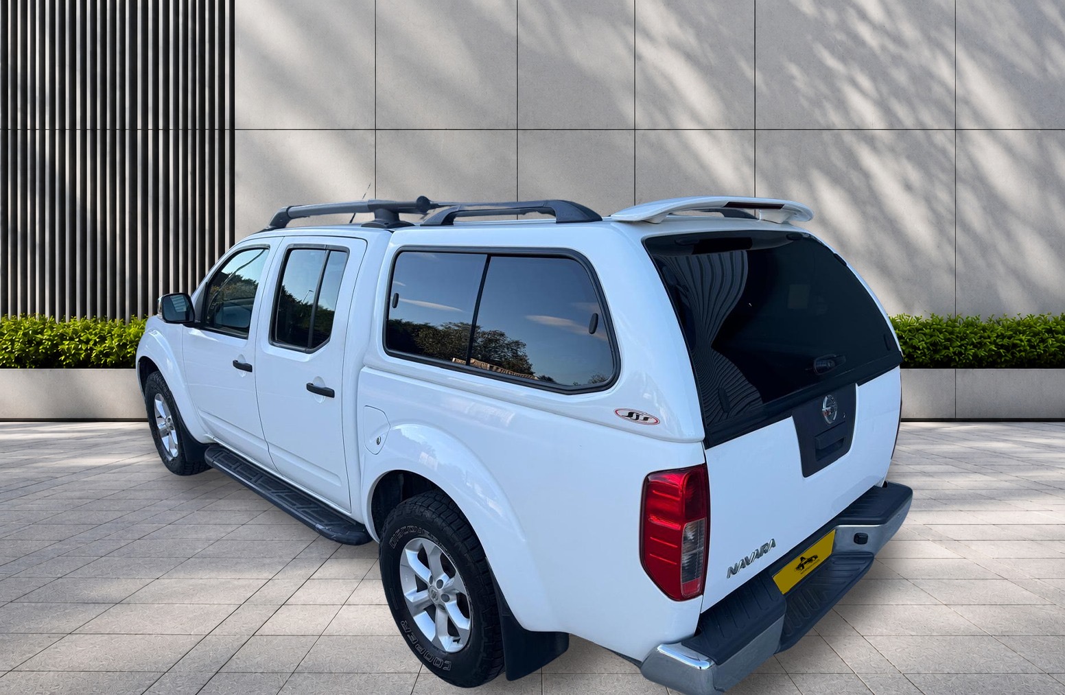 
								Nissan Navara 2.5 dCi Tekna 4WD Euro 5 4dr full									